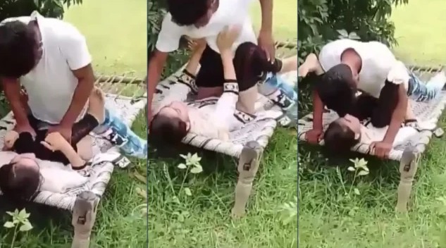 Desi village girl fucking with boyfriend while friend records sex mms